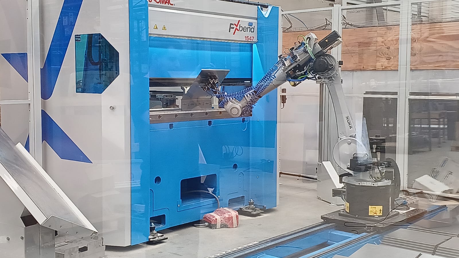 Caso de éxito | Alta productividad con la célula robotizada FxBend Cell de Euromac