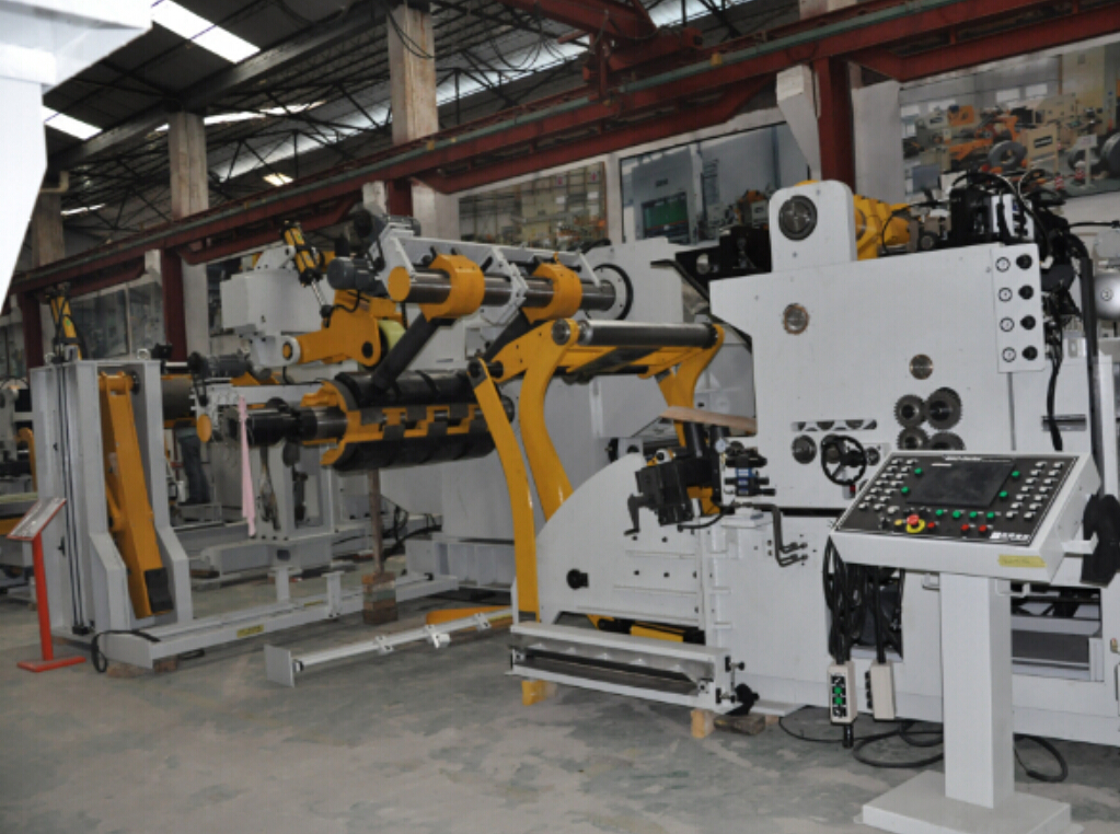 MAC6-H NC Straightener Feeder MAC6-H NC Straightener Feeder